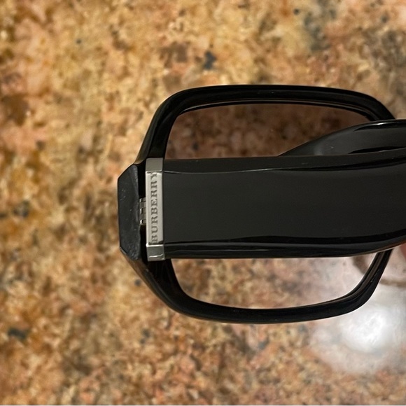 Burberry women’s oversized sunglasses - Picture 5 of 8